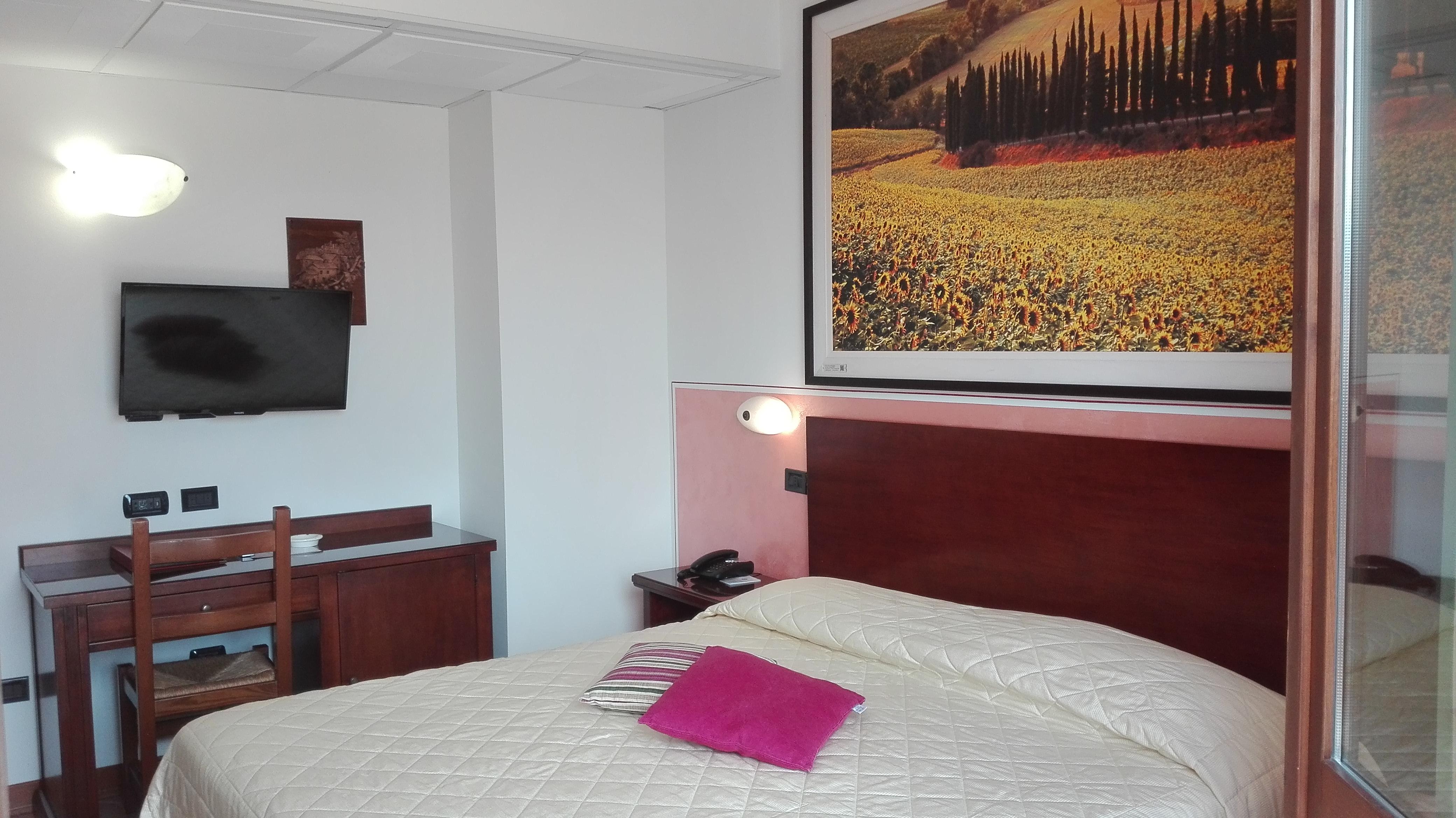 Hotel Sovestro ซานจีมิญญาโน ภายนอก รูปภาพ
