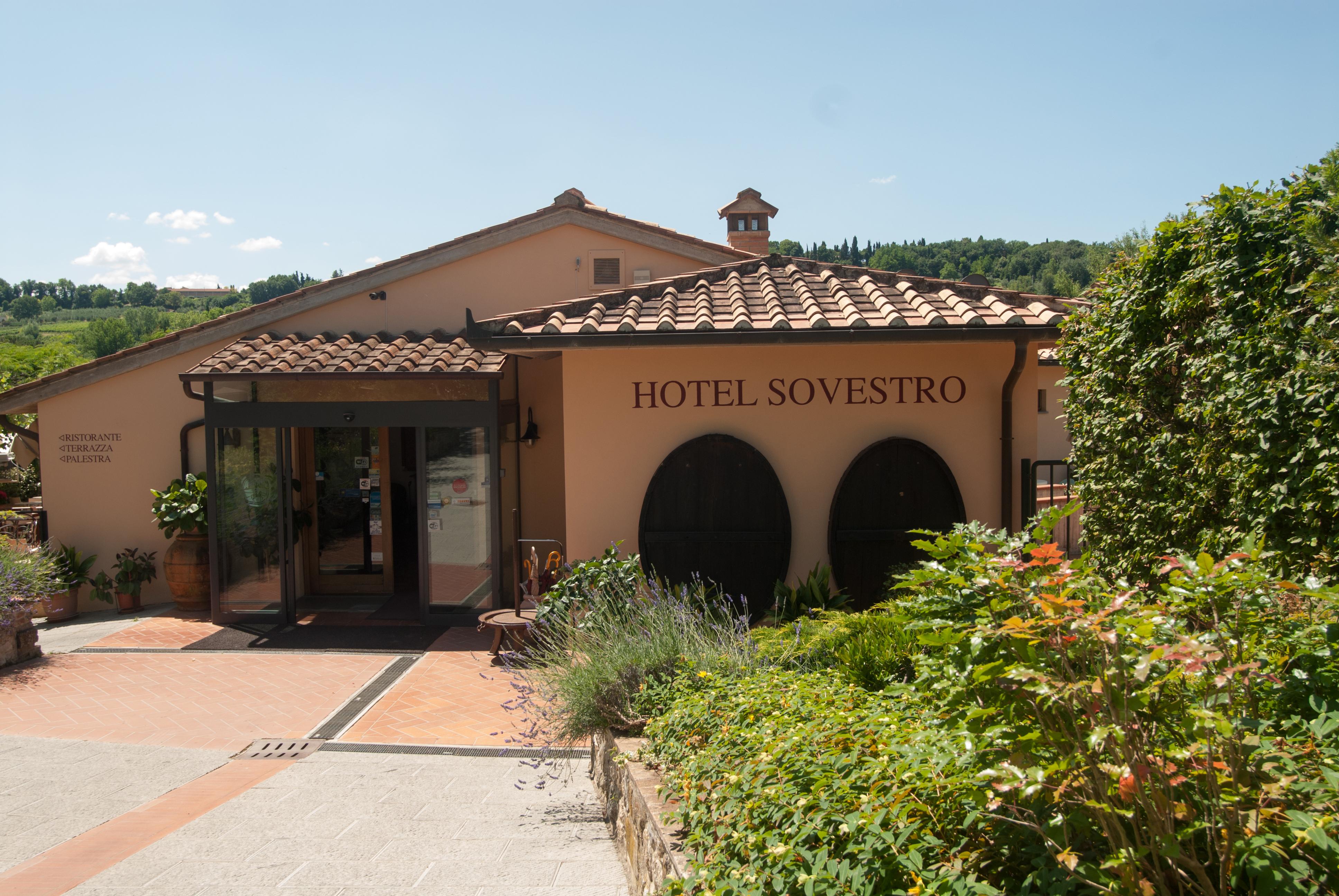 Hotel Sovestro ซานจีมิญญาโน ภายนอก รูปภาพ