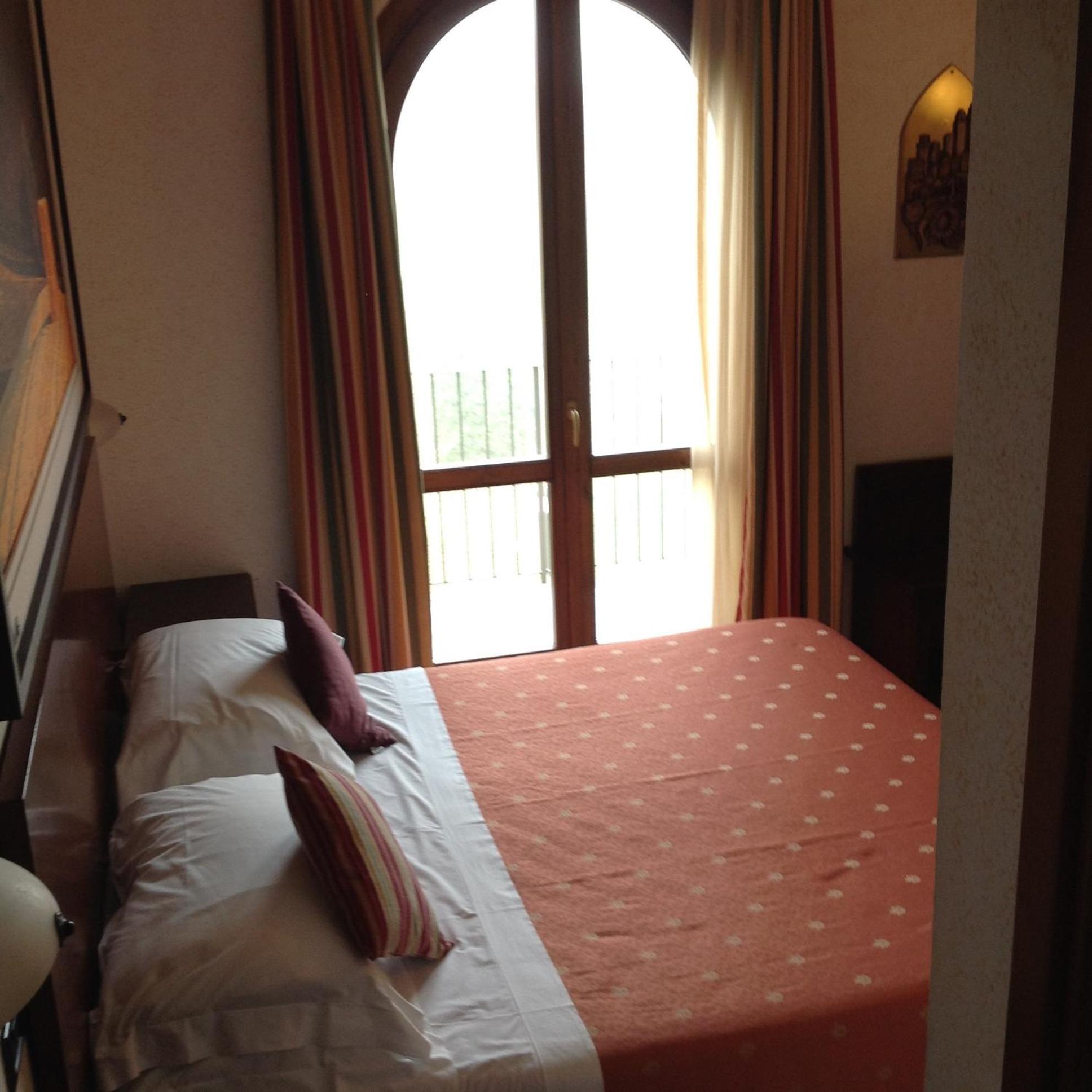 Hotel Sovestro ซานจีมิญญาโน ภายนอก รูปภาพ