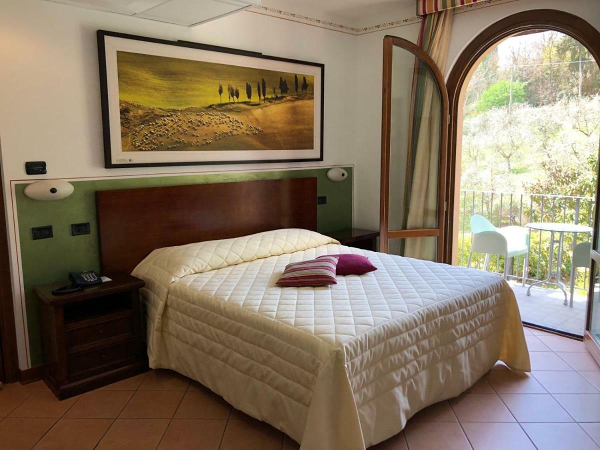 Hotel Sovestro ซานจีมิญญาโน ภายนอก รูปภาพ